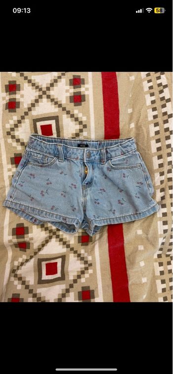 Short en jean taille 7 ans 