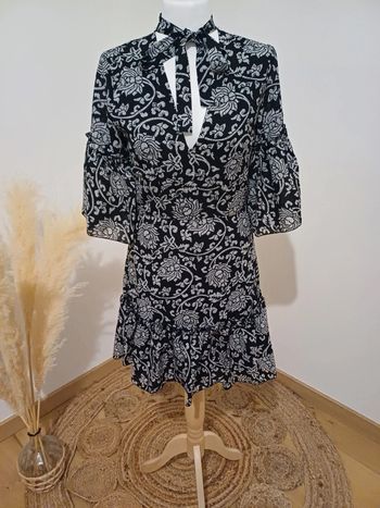 Robe noire chic à motifs Influencer taille S 36