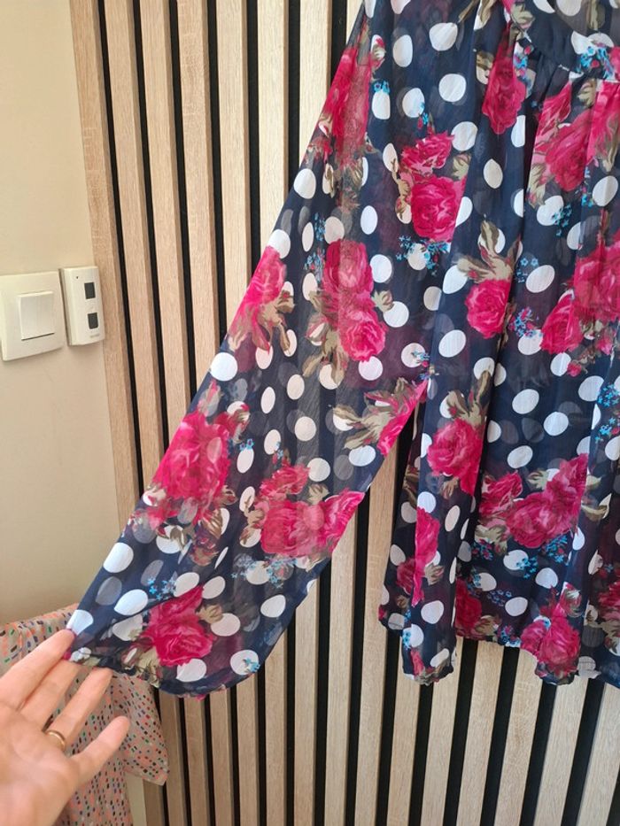 Haut blouse fluide fleurie bleu marine ,rose et blanc.T46 - photo numéro 3