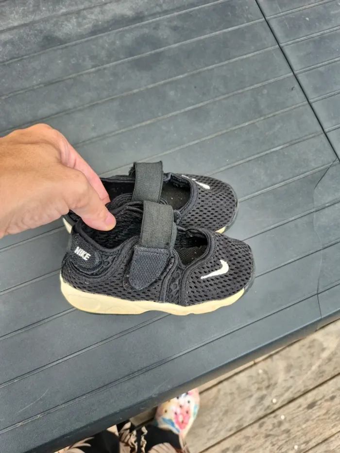 Baskets nike ouvertes 25