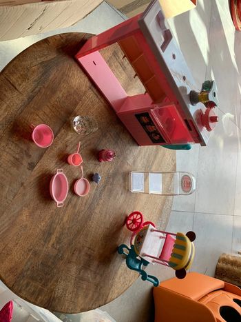 Lot jouet barbie magasin pâtisserie et chariot avec accessoires vitrine gâteau licorne