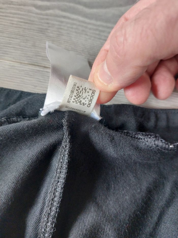 Corsaire Adidas taille 2XS (28 -30) - photo numéro 6