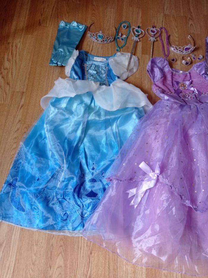Lot déguisement 2 robes de princesse 5-6ans - photo numéro 2