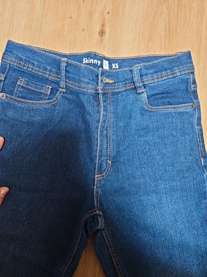 Jean XS - photo numéro 2
