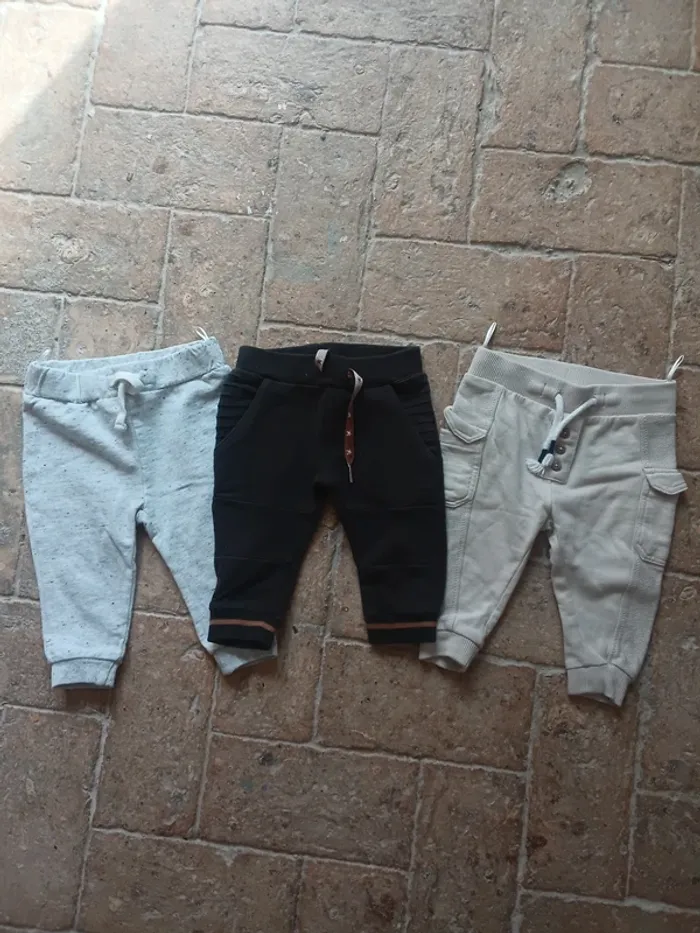 🌹3 jogging 9 mois 🌹