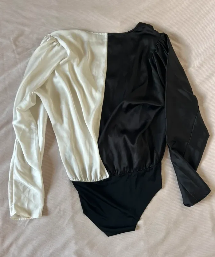 Body bicolore blanc noir Zara Woman taille S - photo numéro 4