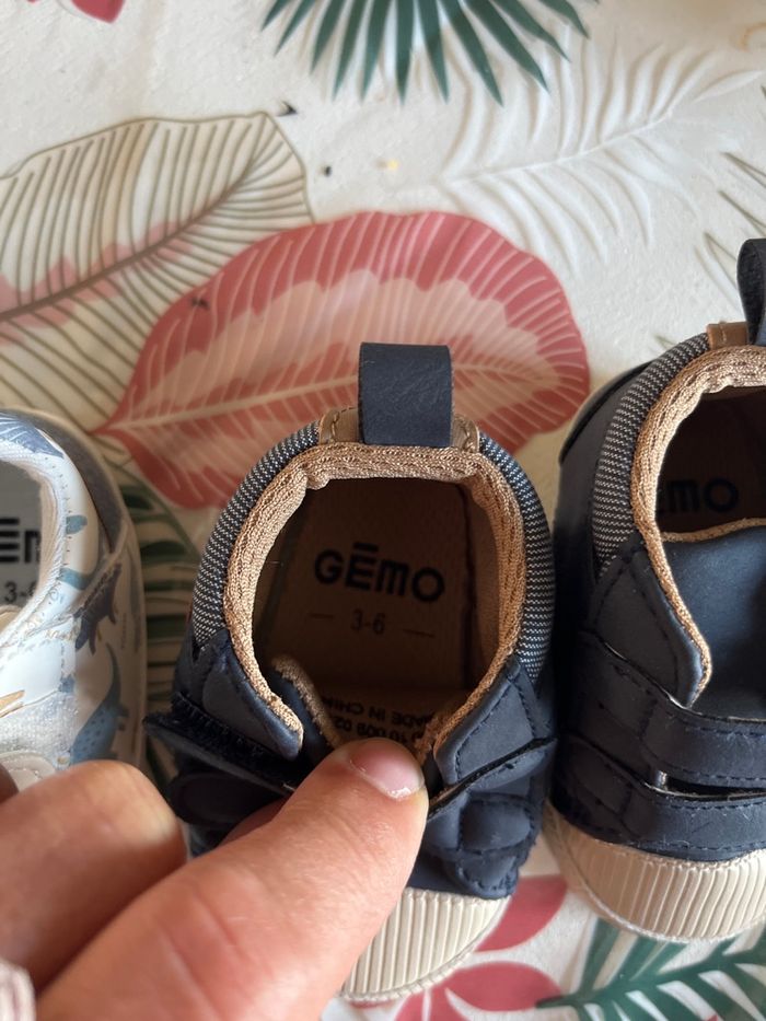 Lot de 2 paires de Baskets garçon taille 3/6 mois - photo numéro 3