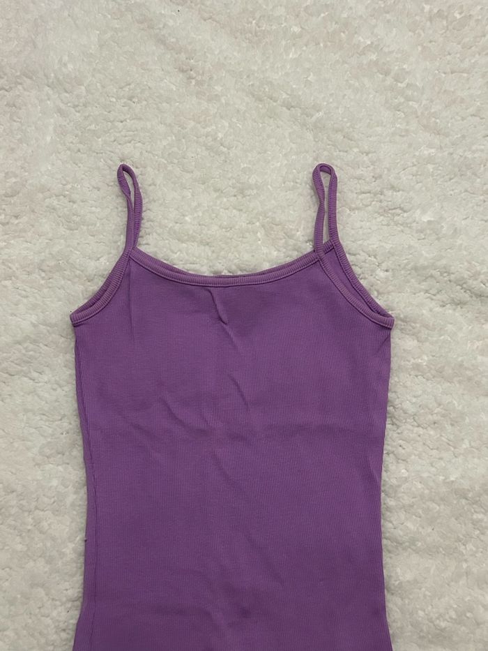 Robe violette mi-longue - photo numéro 4