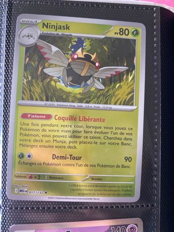 Carte Pokémon holographique neuf