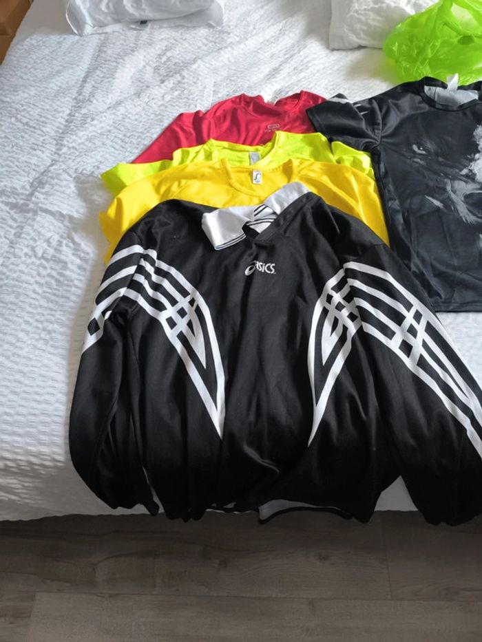 Lot de tee shirt synthétiques