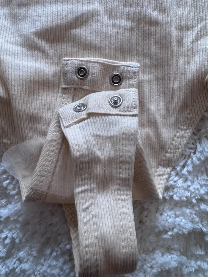 Body manches longues Boohoo Basics – Col rond – Ivoire / Beige – Taille 40 – Neuf - photo numéro 3