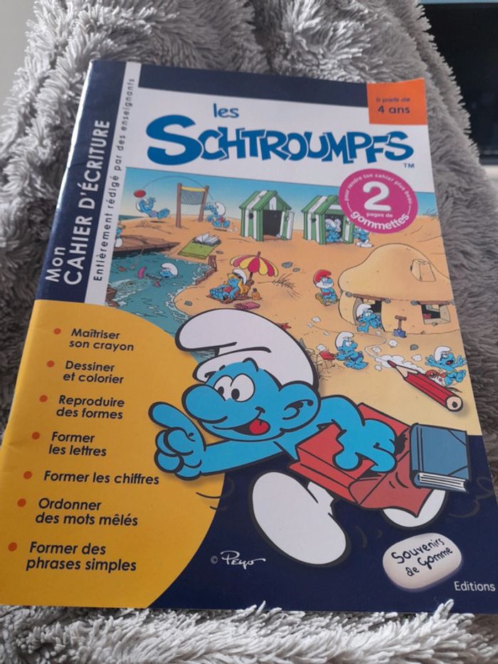 Mon cahier d'écriture les Schtroumpfs
