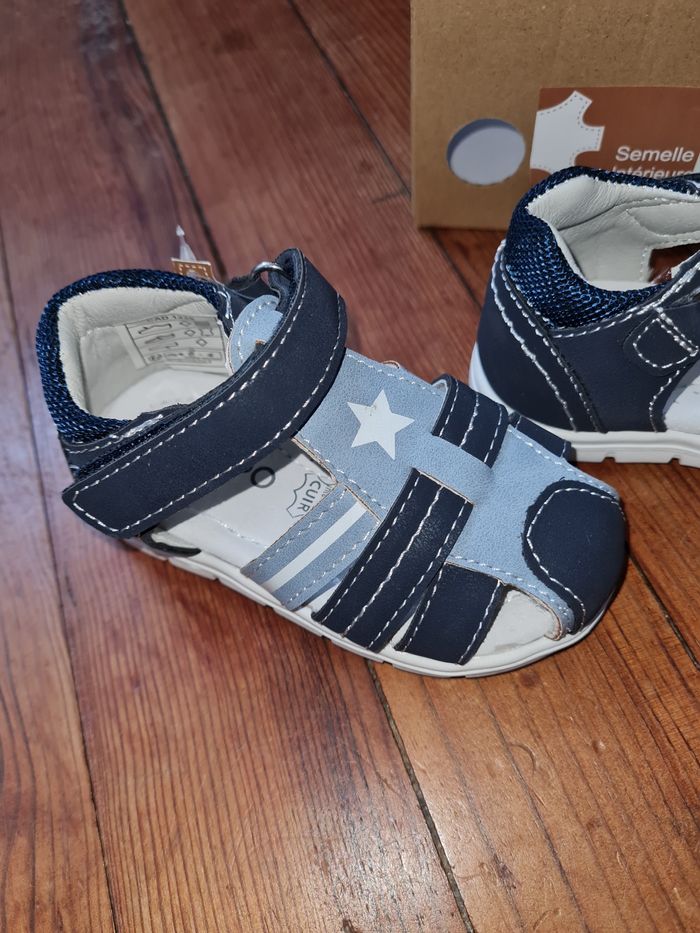 Chaussure NPO taille 20 neuve - photo numéro 2