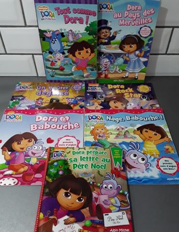 Lot de 7  livres Dora