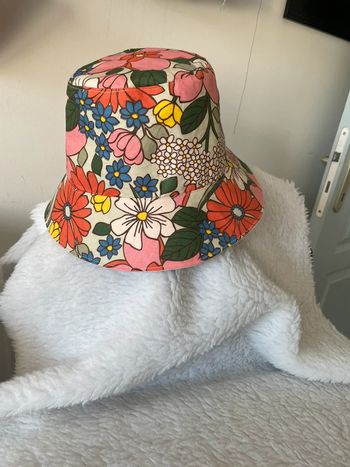 Bob réversible fleurs 58 cm