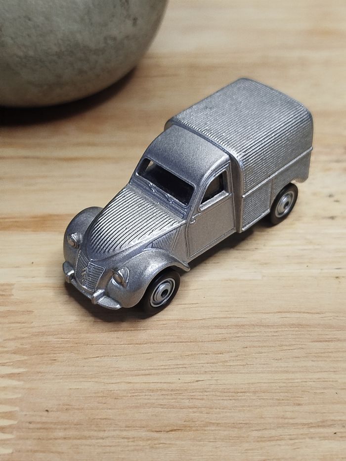 Voiture fourgonnette 2CV Citroën Welly - photo numéro 2