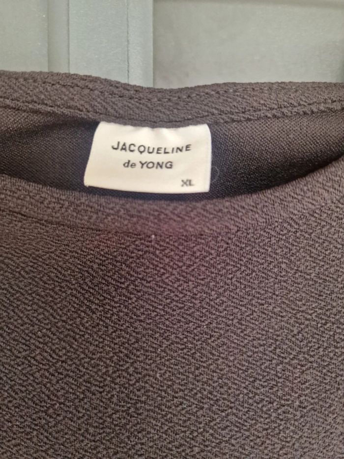 T shirt noir festonné Jacqueline de young - photo numéro 6