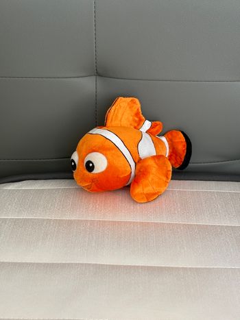 Peluche Nemo orange et blanche de Disney