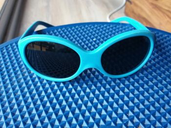 Lunettes de soleil bleues