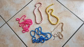 Lot de colliers de perles