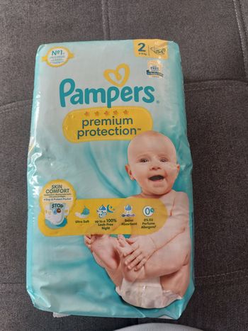 Couches pampers taille 2
