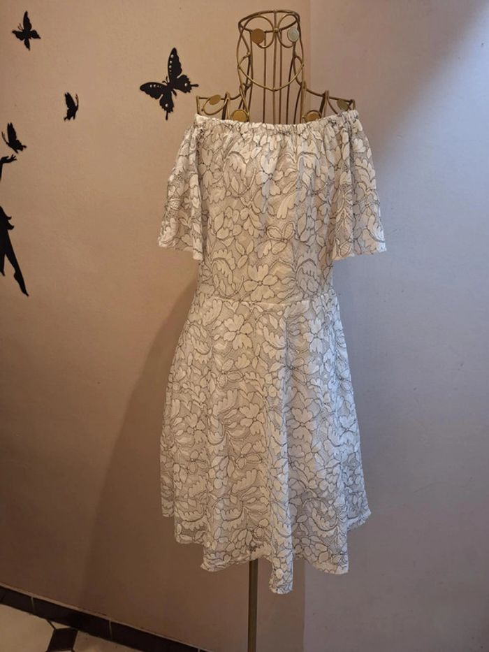 Robe blanche & dentelle