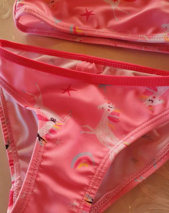 LOT maillots de bain + peignoir fille 3 ans. - photo numéro 9