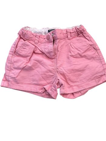 Short fille