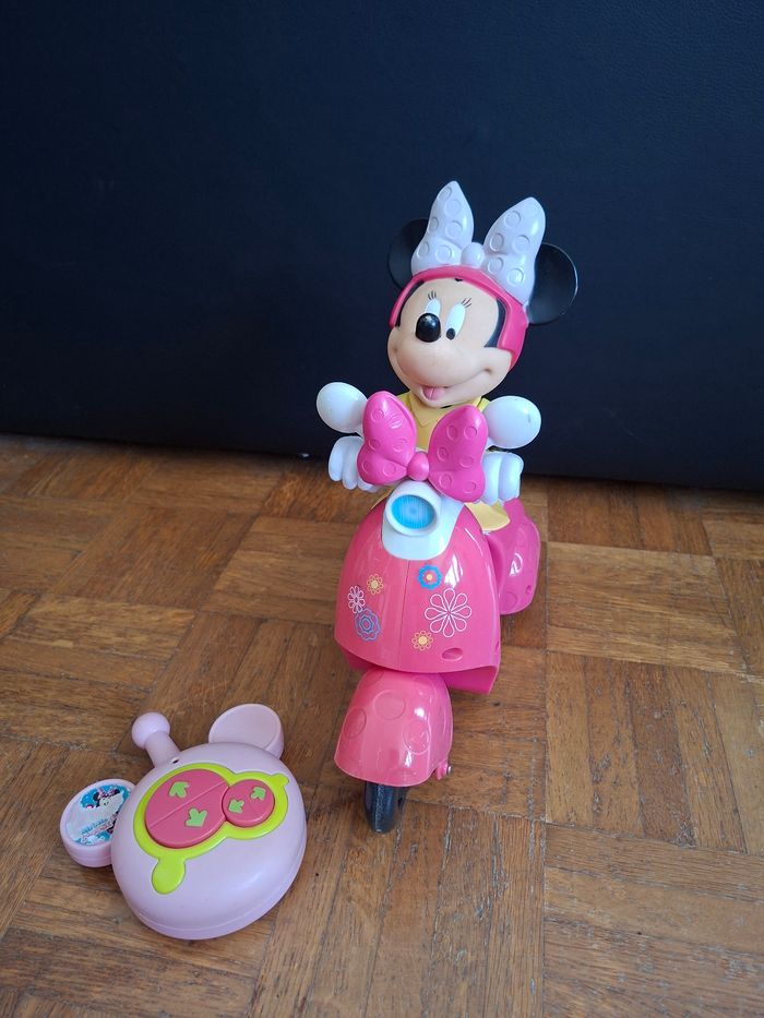 Minnie scooter télécommandée