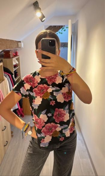 Tee shirt fleuri stradivarius taille S