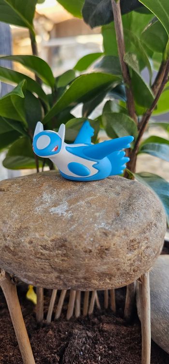 Super figurine Pokemon Nintendo finger puppet latios 
