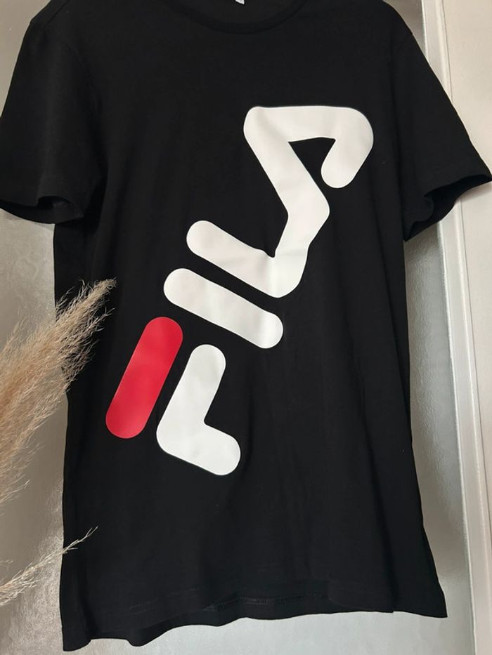 T-shirt noir Fila S neuf - photo numéro 3