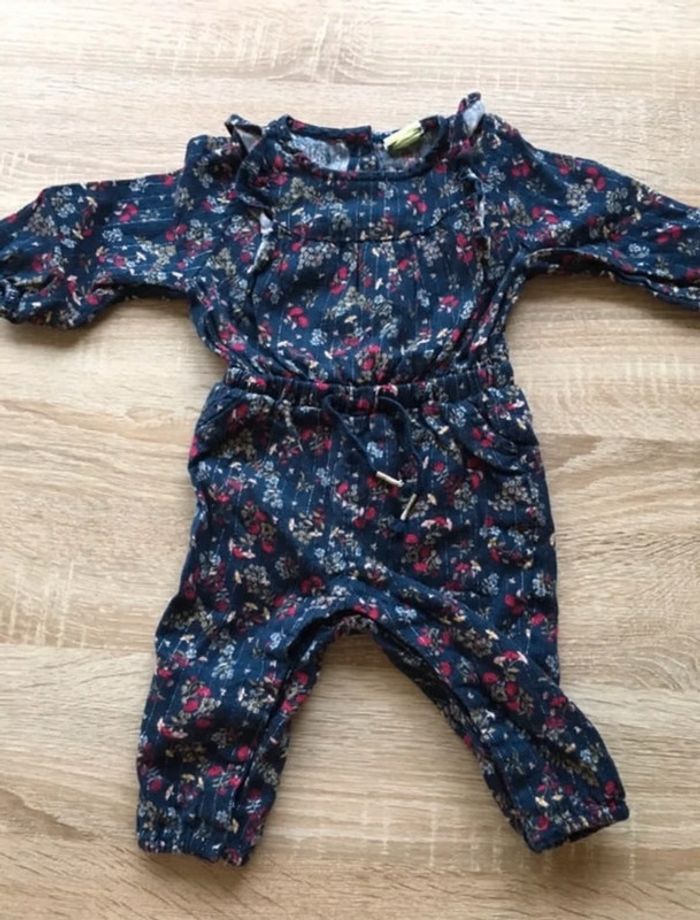 • Combinaison fleurie ~ 6 mois •