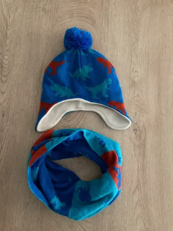 Ensemble bonnet et cache cou