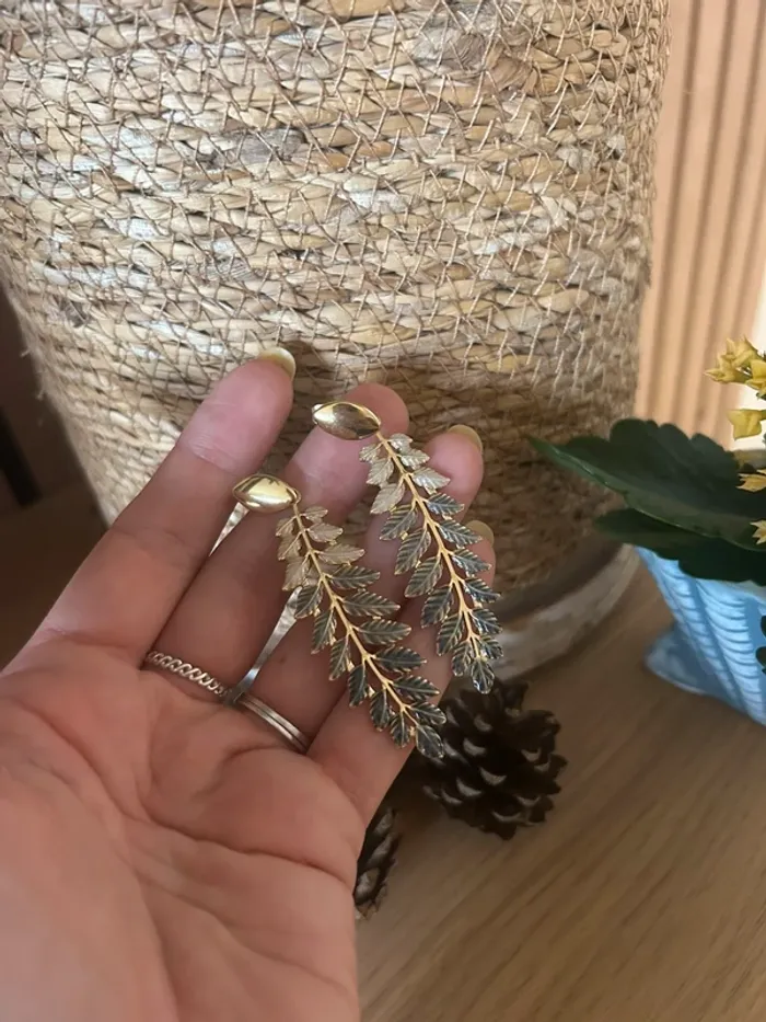 Boucles d’oreilles feuilles neuves - photo numéro 2