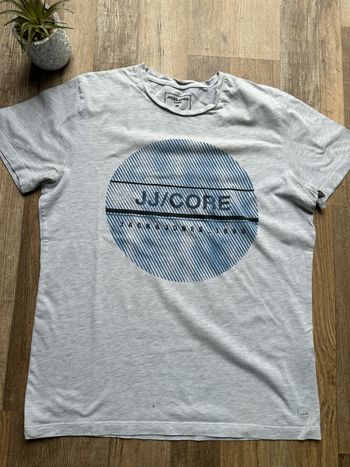 - Tee shirt Jack & Jones    - Taille S  - Très bon état