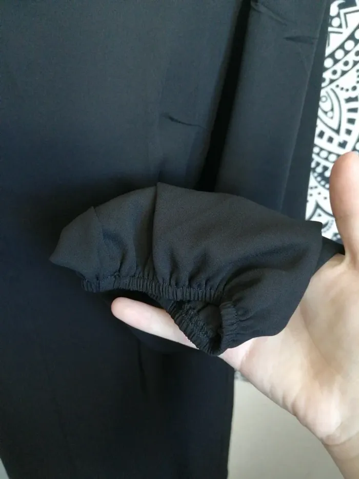 Robe noire cintrée à la taille manches longues col v / cherry paris / (M) - photo numéro 5