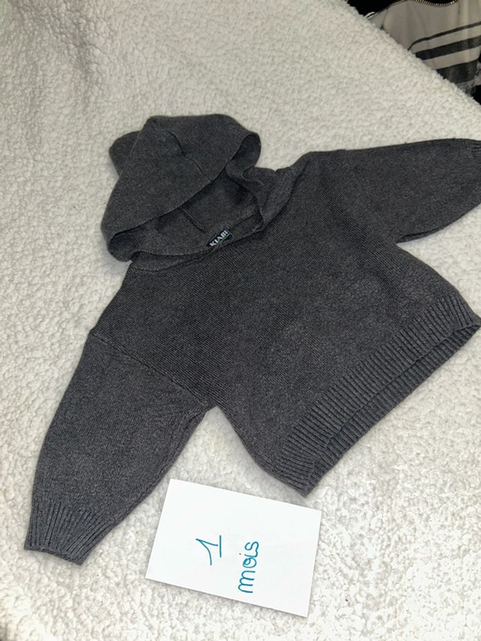 Pull bébé avec capuche - photo numéro 3