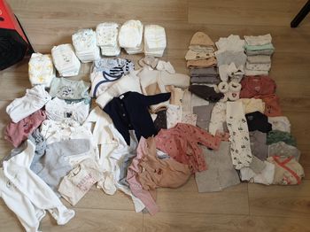 Lot vêtements bébé fille