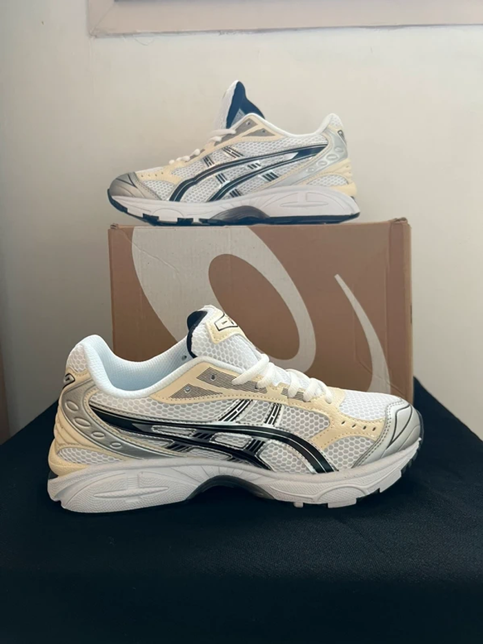 Asics Gel-Kayano 14 Blanc Argent Noir 40 - photo numéro 2