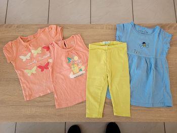 Lot de 4 vêtements fille en 12 mois