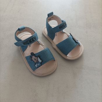 Sandales à scratchs bébé 