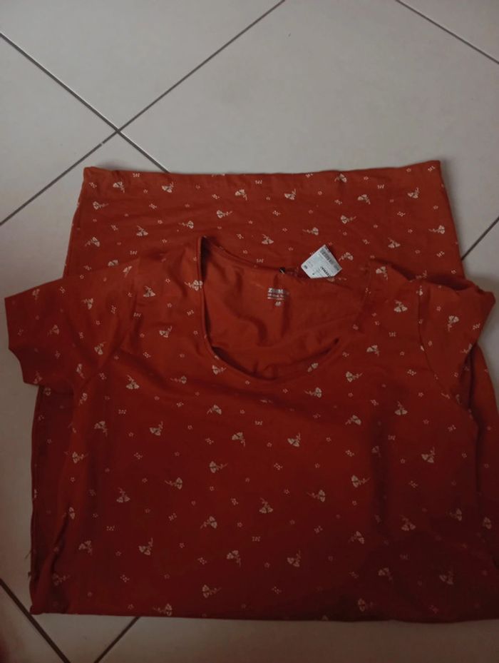 T-shirt long 46 neuf - photo numéro 2