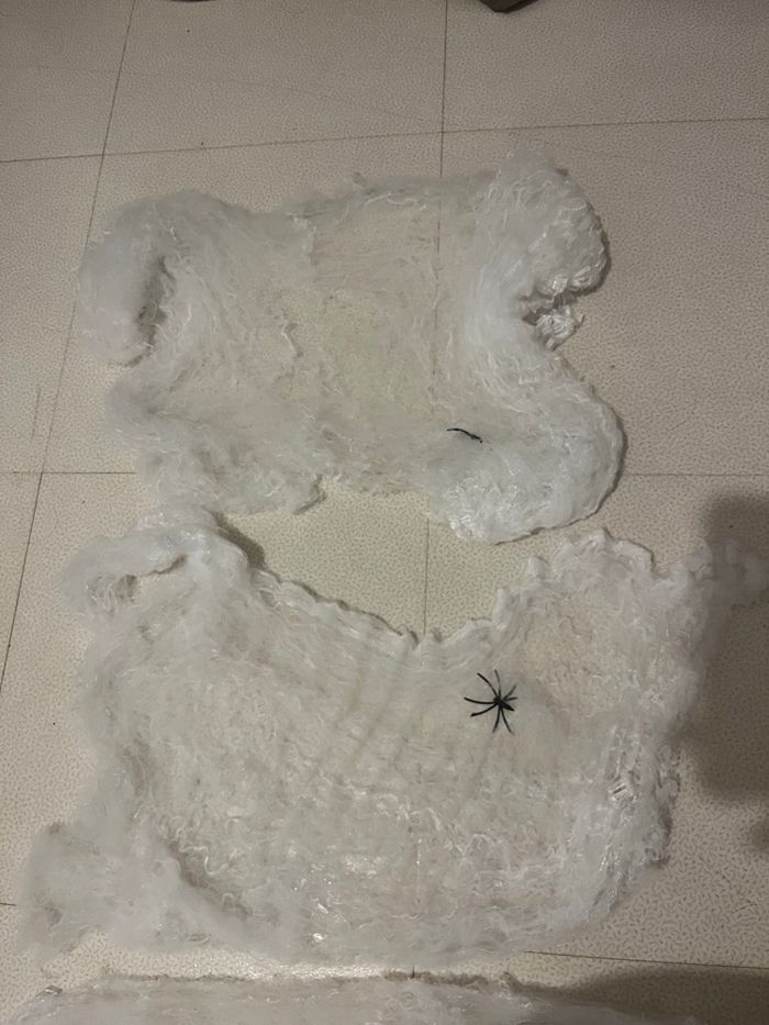 Lot de 3 fausses toiles d’araignées + 3 araignées noires - photo numéro 4