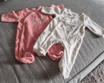 2 pyjamas naissance