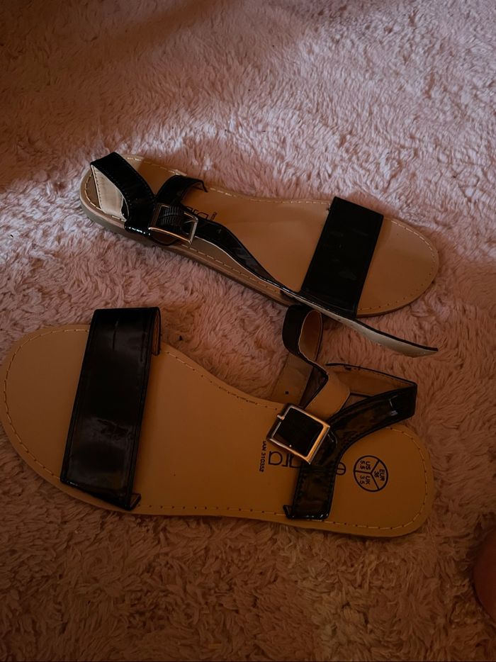 Nues pieds - photo numéro 5