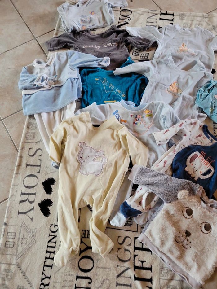 Lot de pyjamas 6 mois - photo numéro 3