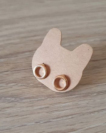 Boucles d'oreilles neuves pendantes anneaux dorés