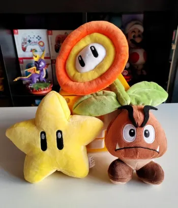 Lot de 3 peluches Super Mario - Goomba, Etoile..