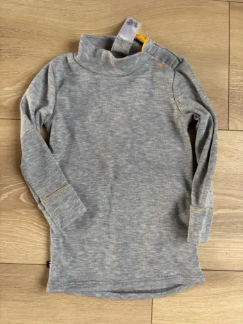 Sous pull décathlon 12-18 mois